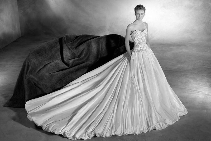 pronovias 手工皇室禮服